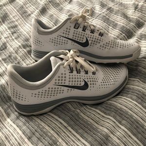 Women’s Nike golf shoes